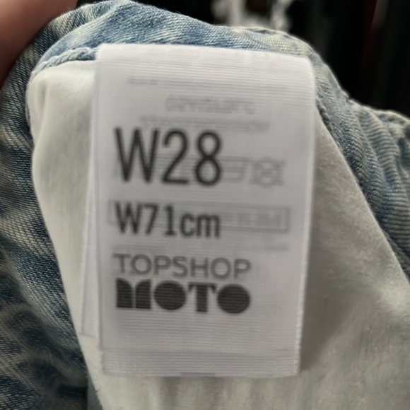 TOP SHOP DENIM SHORTS - Picture 6 of 6